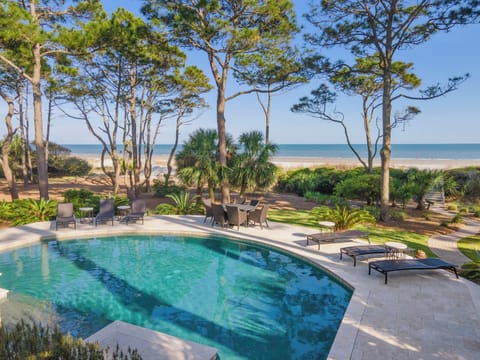 Large pool overlooking the ocean