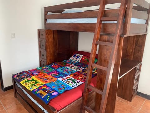 Guestbedroom with bunk bed