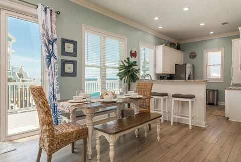 48 Dining- Kitchen 1