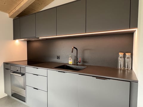 Brand-new kitchen with all the amenities a food lovers require. 