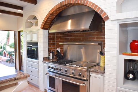 Kitchen stove and convection oven
