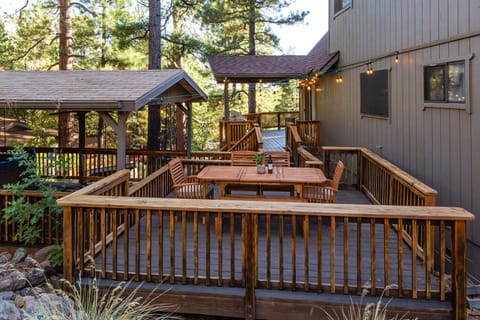 Outdoor Dining Deck