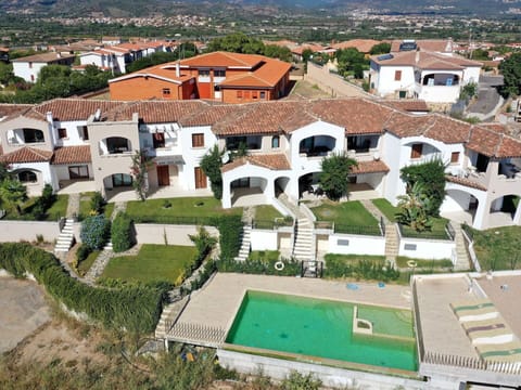Plant, Property, Building, House, Land Lot, Urban Design, Neighbourhood, Landscape, Residential Area, Real Estate