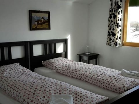 Property, Furniture, Building, Picture Frame, Comfort, Bed Frame, Wood, Interior Design, Floor, Lamp