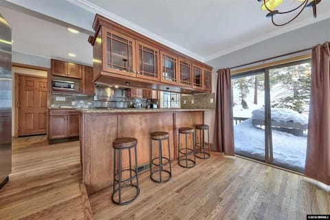 Bar with seating for 4 adults