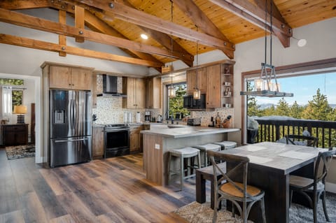 Cozy cabin atmosphere with open floor concept.