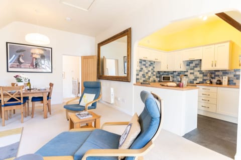 3 The Old School House, First Floor: Complete with a well equipped kitchen