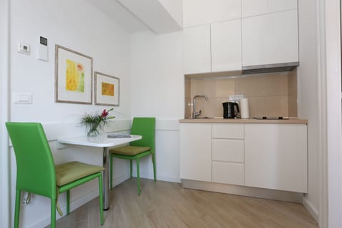 Villa White & Co  | Kitchenette in the studio 