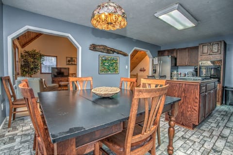 Spacious Eat-In Kitchen