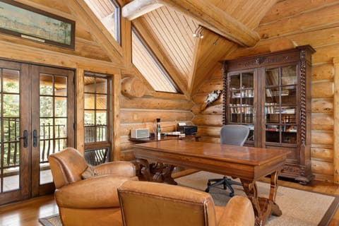 1.6-Hilltop-Hideaway-Mountain-Village-Vacation-Rental-Office1