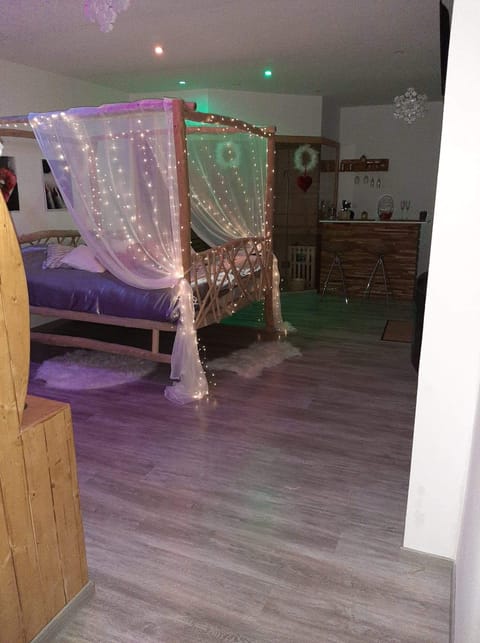 Suite-Romantic ---- Apartment hotel in L'Isle-sur-la-Sorgue