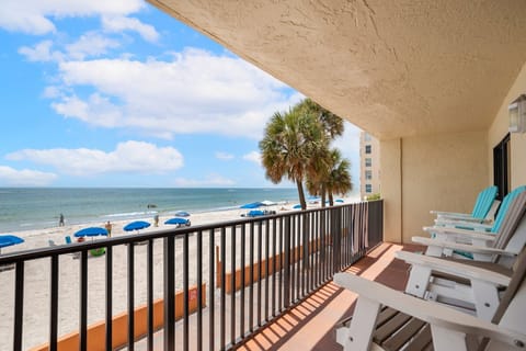 Las Brisas 103 Balcony