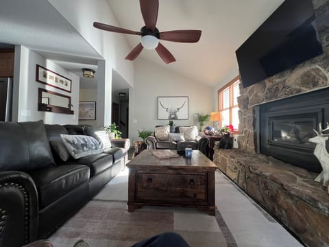 Cosy living room with gas fireplace