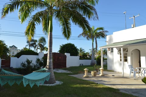 Royal Palms Apartment - Garden