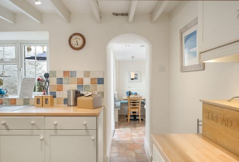 The Boy's Cottage, Portreath. Ground floor: Well equipped kitchen with dishwasher and washing machine