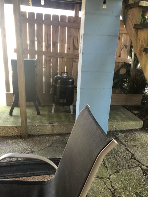 Bbq grill and meat smoker for outdoor cooking!