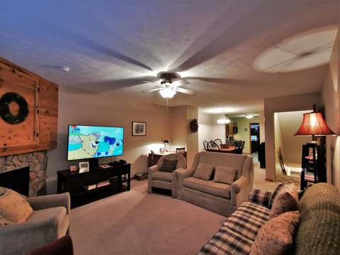 Spacious family room with fireplace 