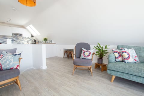 Sunfish, Porthtowan. First floor: Sitting room with comfortable sofas