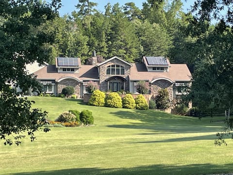 Private basement apartment in country home. So convenient but in quiet setting. 