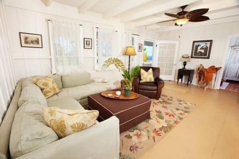 Large, comfortable living area with flat screen tv, cable and WIFI included. 