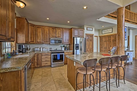 Kitchen | Fully Equipped | Modern Appliances