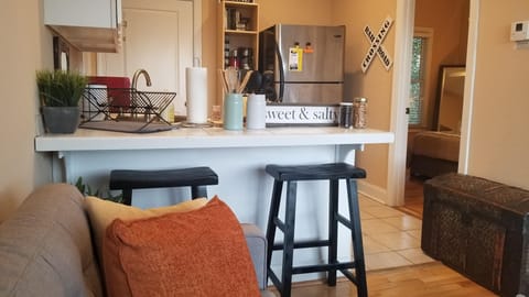 Kitchen Counter & Stools