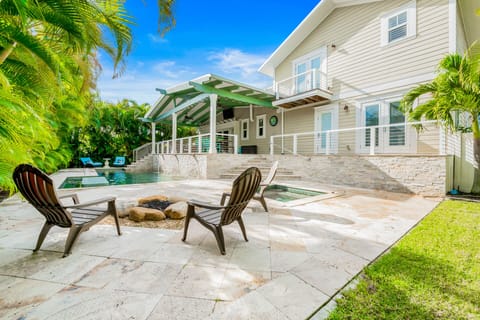 Private Pool Lounge Area - AMI Locals