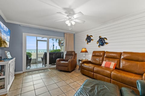 Leather reclining sofa and recliner