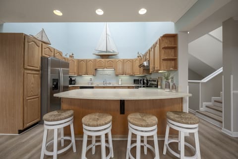 Kitchen Breakfast Bar