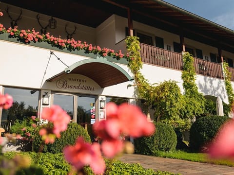 Double room with shower or Bathroom, toilet - Brandstätter, hotel restaurant House in Salzburg