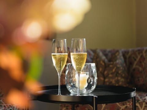 Double room with shower or Bathroom, toilet - Brandstätter, hotel restaurant House in Salzburg