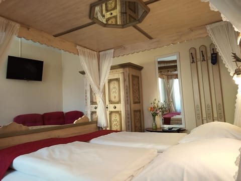 HOT DEAL Quadruple room non refundable rate - Adlerhof, Pension Bed and Breakfast in Salzburg