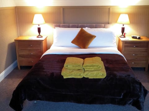 Relaxing double bedroom | Ardville, Melness, near Tongue