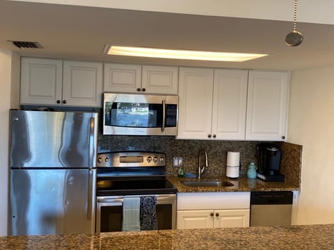 Fully equipped kitchen, blender, toaster, and your Kuerig coffee maker with pods