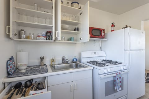 Fully stocked kitchen!