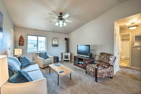 Anacortes Vacation Rental | 2BR | 1BA | 800 Sq Ft | Stairs Required