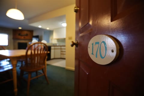Entryway in Deer Park Vacation Condo Near Loon Mountain