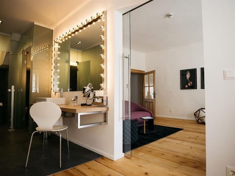 Suite "Maisonette", incl. breakfast - arthotel Blaue Gans House in Salzburg