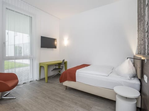 Eco Suite Hotel - single room, shower, WC Bed and Breakfast in Salzburg