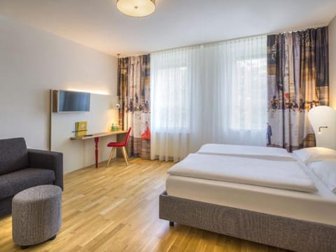 Double Room Plus - JUFA Hotel Salzburg City**** House in Salzburg