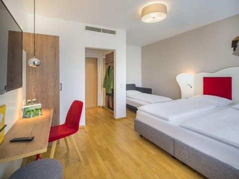 Double Room Plus - JUFA Hotel Salzburg City**** House in Salzburg