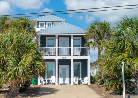 Sunnyside Up Beach House Rental in Pcb