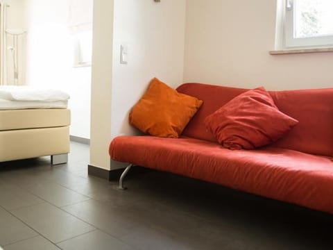 Triple room with shower & WC - B & B Villaverde House in Salzburg