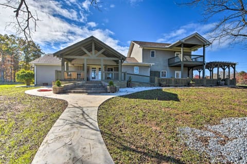 Clarkesville Vacation Rental | 5BR | 5BA | 3,000 Sq Ft | Step-Free Access
