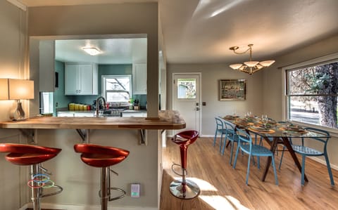 Breakfast bar seating