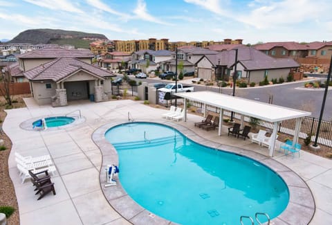 Ladera Community Pool and Hot Tub