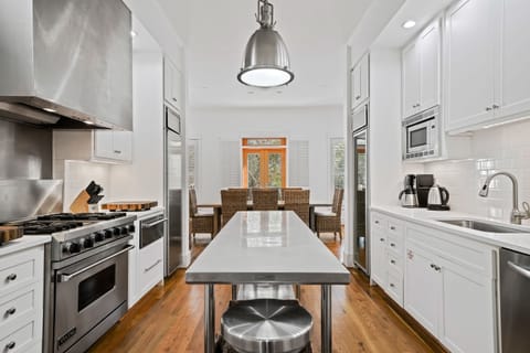 COMPLETELY RENOVATED GOURMET KITCHEN