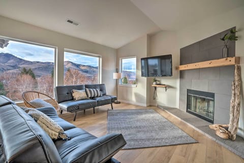 Chelan Vacation Rental | 2BR | 2BA | 1,000 Sq Ft | Stairs Required