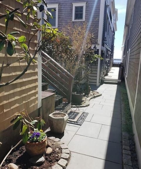 30 steps to the beach!