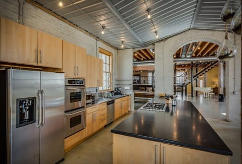 Fully Stocked Kitchen
